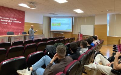 Rubén Cárdenas, de ESGinnova, imparte un seminario sobre Gestión Ambiental en la Empresa a alumnos de Ingeniería Mecánica (Técnicas Energéticas, asignatura Ingeniería Ambiental) en la ETSII de Ciudad Real. Entre los temas tratados, pueden destacarse las metodologías sobre sistemas de gestión ambiental, evaluación de impacto ambiental, sostenibilidad y digitalización.